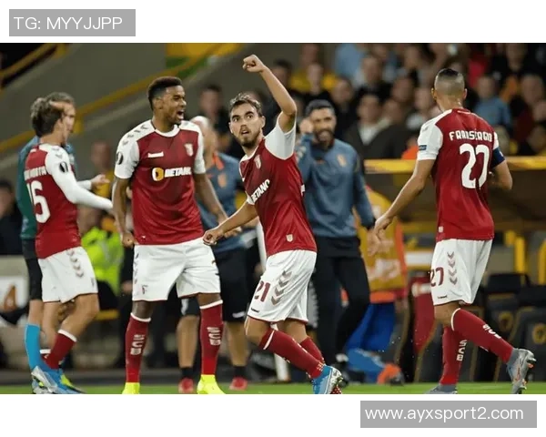 尼斯球员与球迷发生激烈冲突体育总监莫里斯遭殴打事件回顾